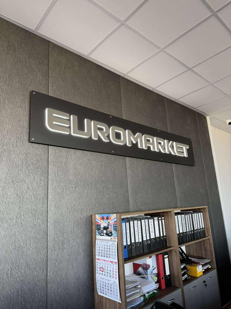 582064844_856120293534458_7344539116420406941_n